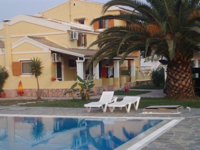 Loula Apartments Сидари Екстериор снимка
